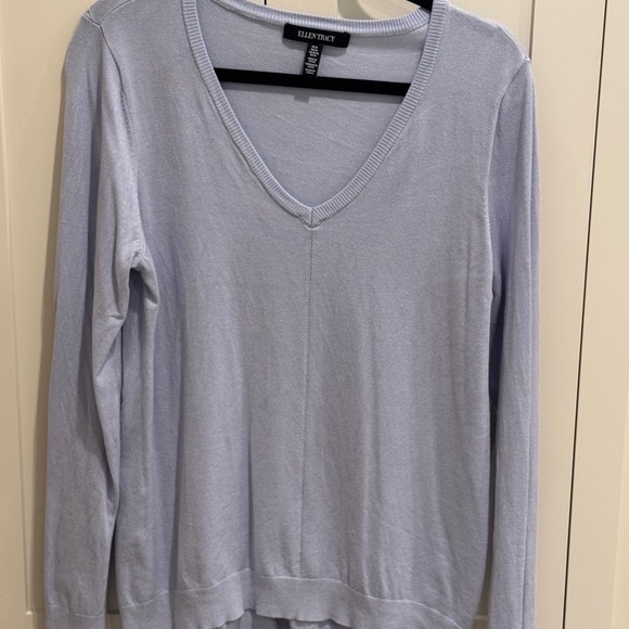 Ellen Tracy women’s V-neck sweater - Picture 1 of 2